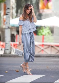 Mar Saura feet photo thumbnail