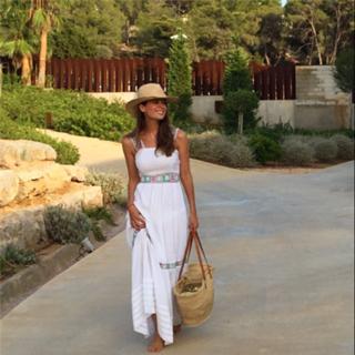 Mar Saura feet photo thumbnail