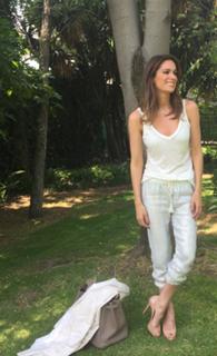 Mar Saura feet photo thumbnail