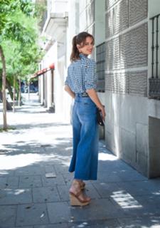 Mar Saura feet photo thumbnail