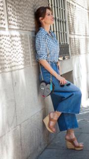Mar Saura feet photo thumbnail