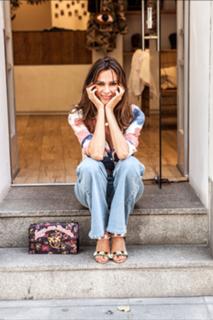 Mar Saura feet photo thumbnail