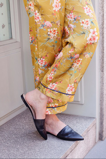 Mar Saura feet photo thumbnail