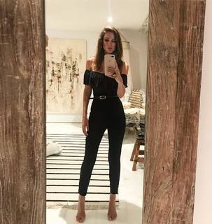 Mar Saura feet photo thumbnail