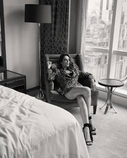 Mar Saura feet photo thumbnail