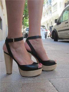 Mar Saura feet photo thumbnail
