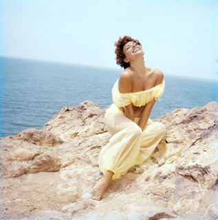 Mara Corday feet photo 17