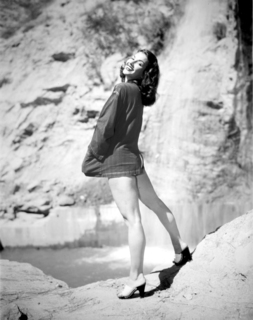 Mara Corday feet photo 7