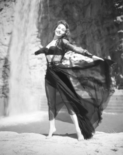 Mara Corday feet photo 6