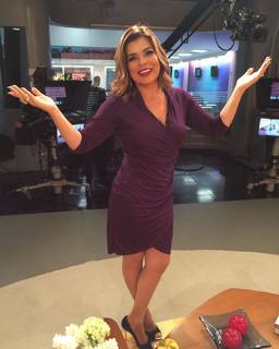 Mara Maravilha feet photo 2