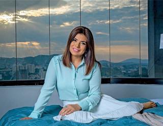 Mara Maravilha feet photo 9