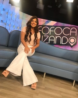 Mara Maravilha feet photo 1