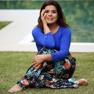 Mara Maravilha feet photo 15