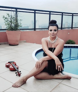Mara Maravilha feet photo 17