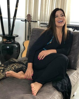 Mara Maravilha feet photo 14