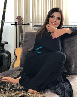Mara Maravilha feet photo 13