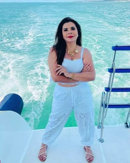 Mara Maravilha feet photo 7