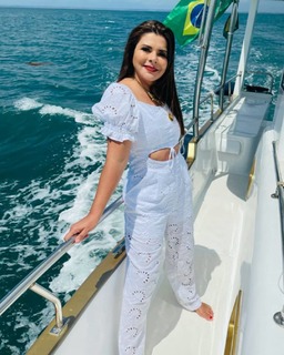 Mara Maravilha feet photo 2