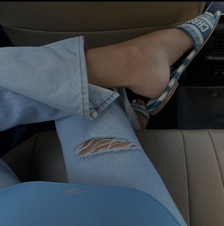 Mara Teigen feet photo 18