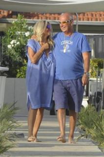 Mara Venier feet photo thumbnail