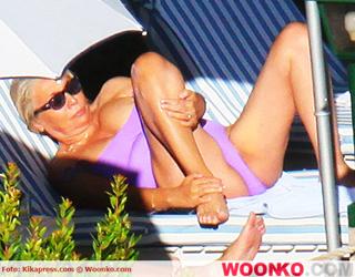 Mara Venier feet photo thumbnail