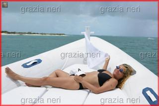 Mara Venier feet photo thumbnail