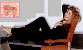 Mara Venier feet photo thumbnail