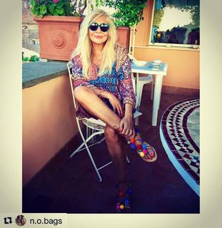 Mara Venier feet photo thumbnail