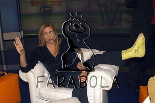 Mara Venier feet photo thumbnail