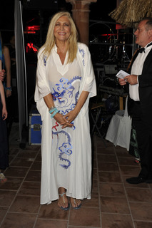 Mara Venier feet photo thumbnail