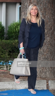 Mara Venier feet photo thumbnail