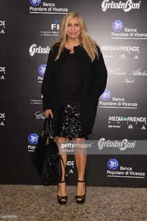 Mara Venier feet photo thumbnail