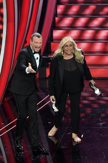 Mara Venier feet photo thumbnail