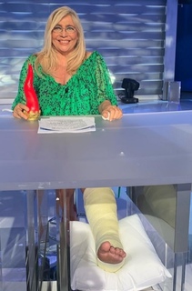 Mara Venier feet photo thumbnail