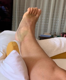 Mara Venier feet photo thumbnail