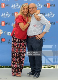 Mara Venier feet photo thumbnail