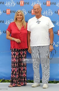 Mara Venier feet photo thumbnail