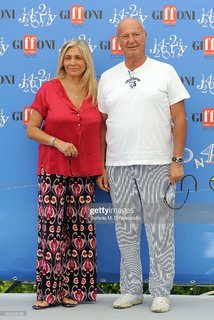 Mara Venier feet photo thumbnail