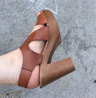 Mara Wilson feet photo 8