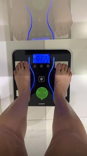 Maraisa feet photo 3