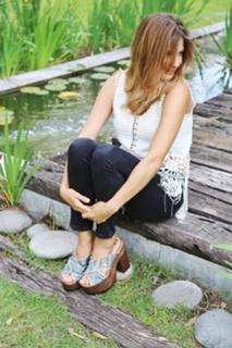 Marcela Kloosterboer feet photo thumbnail