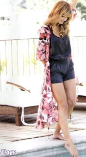 Marcela Kloosterboer feet photo thumbnail