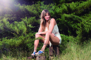 Marcela Kloosterboer feet photo thumbnail