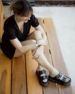 Marcela Kloosterboer feet photo thumbnail