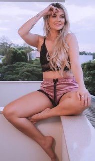 Marcela McGowan feet photo 1