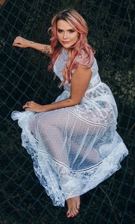 Marcela McGowan feet photo 1
