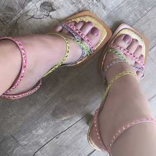 Marcela McGowan feet photo 3
