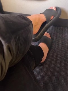 Marcela McGowan feet photo 2