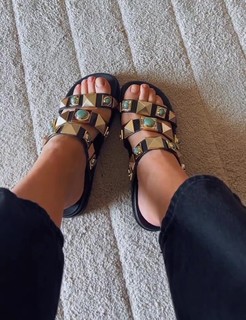 Marcela McGowan feet photo 12
