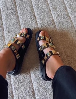 Marcela McGowan feet photo 11